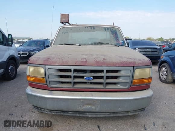 ✅ 1993 Ford F-150 S • VIN: 1FTEX15Y4PKB52545 • Lot: 43361131. Wystawiony na IAAI z przebiegiem 189 484 mil. Bezpłatny archiwum sprzedaży aukcyjnych z USA i szczegółowy raport historii pojazdu na DreamBid. Zdjęcie 6.