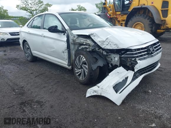 ✅ 2020 Volkswagen Jetta SEL • VIN: 3VWEB7BU9LM013708 • Лот: 42310338. Опубликован ранее на IAAI с пробегом 43 259 миль. Бесплатный доступ к архиву аукционных продаж из США и подробный отчёт об истории автомобиля на DreamBid. Изображение 1.