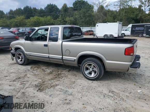 2000 Chevrolet S-10 LS с VIN 1GCCS1959Y8312195, выставлен на аукционе Copart как лот 76169234 с пробегом 217 583 миль миль и Списание • Salvage title. История ставок и продаж доступна на DreamBid. Изображение 2.