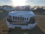 ✅ 2023 Jeep Cherokee Altitude Lux • VIN: 1C4PJMMB9PD102088 • Lot: 92640205. Wystawiony na Copart z przebiegiem 43 820 mil. Bezpłatny archiwum sprzedaży aukcyjnych z USA i szczegółowy raport historii pojazdu na DreamBid. Zdjęcie 5.