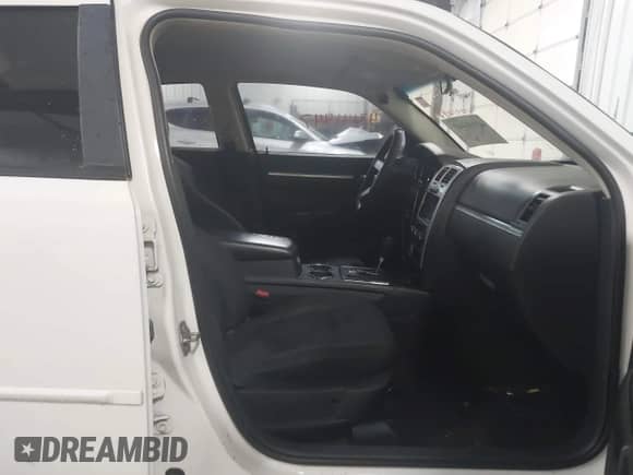 2010 Dodge Charger SXT z VIN 2B3CA3CV9AH116962, wystawiony jako IAAI lot #43141447 z przebiegiem 120 000 mil mil oraz . Historia ofert i sprzedaży dostępna na DreamBid. Obrazek 5.