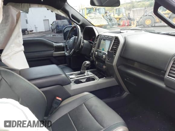 ✅ 2018 Ford F-150 Raptor • VIN: 1FTFW1RG7JFD92407 • Lot: 43445340. Wystawiony na IAAI z przebiegiem 86 234 mil. Bezpłatny archiwum sprzedaży aukcyjnych z USA i szczegółowy raport historii pojazdu na DreamBid. Zdjęcie 5.