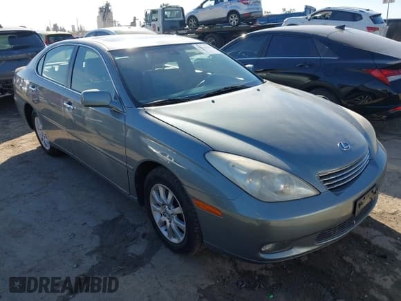 ✅ 2003 Lexus ES 300 • VIN: JTHBF30G230102828 • Lot: 43764352. Wystawiony na IAAI z przebiegiem 137 652 mil. Bezpłatny archiwum sprzedaży aukcyjnych z USA i szczegółowy raport historii pojazdu na DreamBid. Zdjęcie 1.