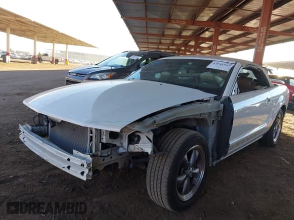 ✅ 2005 Ford Mustang GT Deluxe • VIN: 1ZVHT85H055248991 • Лот: 43541903. Опубликован ранее на IAAI с пробегом 120 990 миль. Бесплатный доступ к архиву аукционных продаж из США и подробный отчёт об истории автомобиля на DreamBid. Изображение 6.