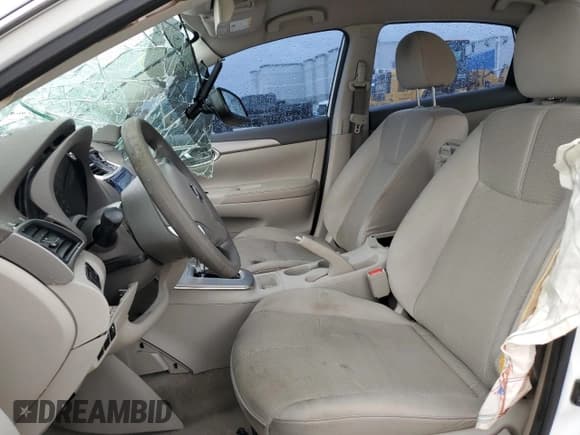 ✅ 2014 Nissan Sentra S • VIN: 3N1AB7AP5EL686519 • Lot: 85421365. Wystawiony na Copart z przebiegiem Nie podano. Bezpłatny archiwum sprzedaży aukcyjnych z USA i szczegółowy raport historii pojazdu na DreamBid. Zdjęcie 7.