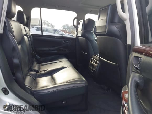 ✅ 2015 Lexus LX 570 • VIN: JTJHY7AX3F4185269 • Lot: 42702070. Wystawiony na IAAI z przebiegiem 121 491 mil. Bezpłatny archiwum sprzedaży aukcyjnych z USA i szczegółowy raport historii pojazdu na DreamBid. Zdjęcie 8.