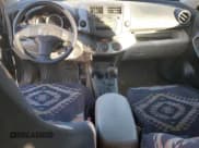 ✅ 2010 Toyota RAV4 • VIN: JTMZF4DV4AD025254 • Lot: 87456285. Wystawiony na Copart z przebiegiem 155 158 mil. Bezpłatny archiwum sprzedaży aukcyjnych z USA i szczegółowy raport historii pojazdu na DreamBid. Zdjęcie 8.