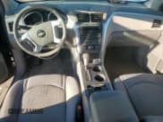 ✅ 2011 Chevrolet Traverse 1LT • VIN: 1GNKVGED1BJ166000 • Lot: 85398195. Wystawiony na Copart z przebiegiem 141 783 mil. Bezpłatny archiwum sprzedaży aukcyjnych z USA i szczegółowy raport historii pojazdu na DreamBid. Zdjęcie 8.