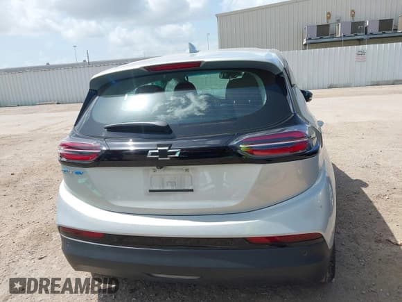 ✅ 2023 Chevrolet Bolt EV 2LT • VIN: 1G1FX6S01P4172426 • Lot: 42545819. Listed on IAAI with 41,513 mi. Free auction sales archive from the USA and detailed vehicle history report at DreamBid. Image 17.