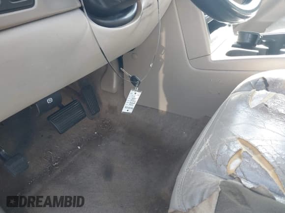 ✅ 2005 Chevrolet Suburban LT • VIN: 3GNFK16Z85G130750 • Лот: 41440889. Опубликован ранее на IAAI с пробегом 292 894 миль. Бесплатный доступ к архиву аукционных продаж из США и подробный отчёт об истории автомобиля на DreamBid. Изображение 11.