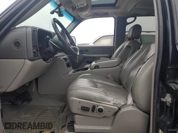 ✅ 2004 Chevrolet Suburban LS • VIN: 1GNFK16Z34J248881 • Лот: 86111424. Опубликован ранее на Copart с пробегом 260 006 миль. Бесплатный доступ к архиву аукционных продаж из США и подробный отчёт об истории автомобиля на DreamBid. Изображение 7.