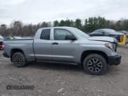 ✅ 2020 Toyota Tundra SR5 • VIN: 5TFUY5F10LX878725 • Lot: 43750498. Wystawiony na IAAI z przebiegiem 79 555 mil. Bezpłatny archiwum sprzedaży aukcyjnych z USA i szczegółowy raport historii pojazdu na DreamBid. Zdjęcie 13.