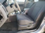 ✅ 2009 Ford Escape Hybrid • VIN: 1FMCU59309KA99802 • Lot: 76239904. Wystawiony na Copart z przebiegiem 109 711 mil. Bezpłatny archiwum sprzedaży aukcyjnych z USA i szczegółowy raport historii pojazdu na DreamBid. Zdjęcie 7.