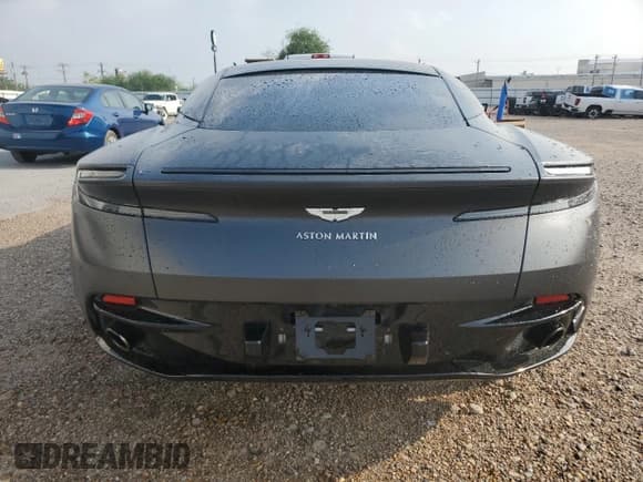 ✅ 2018 Aston Martin DB11 • VIN: SCFRMFAV1JGL05008 • Lot: 51495205. Wystawiony na Copart z przebiegiem 18 133 mil. Bezpłatny archiwum sprzedaży aukcyjnych z USA i szczegółowy raport historii pojazdu na DreamBid. Zdjęcie 6.