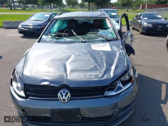 ✅ 2016 Volkswagen Golf TSI S • VIN: 3VWC17AU8GM522819 • Lot: 42763557. Listed on IAAI with 165,926 mi. Free auction sales archive from the USA and detailed vehicle history report at DreamBid. Image 6.
