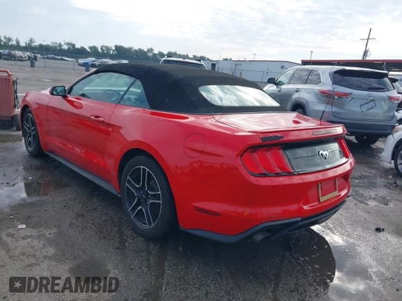 ✅ 2018 Ford Mustang EcoBoost Premium • VIN: 1FATP8UH0J5142740 • Lot: 43300231. Listed on IAAI with 146,438 mi. Free auction sales archive from the USA and detailed vehicle history report at DreamBid. Image 3.