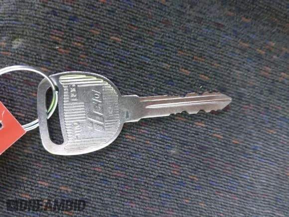 ✅ 1999 Chevrolet Silverado 1500 • VIN: 1GCEK19V4XE208741 • Лот: 42154541. Опубликован ранее на IAAI с пробегом 278 858 миль. Бесплатный доступ к архиву аукционных продаж из США и подробный отчёт об истории автомобиля на DreamBid. Изображение 11.