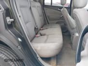 ✅ 2006 Saturn VUE • VIN: 5GZCZ33DX6S858252 • Lot: 42032301. Wystawiony na IAAI z przebiegiem 186 504 mil. Bezpłatny archiwum sprzedaży aukcyjnych z USA i szczegółowy raport historii pojazdu na DreamBid. Zdjęcie 8.