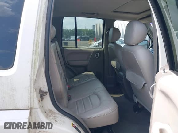 ✅ 2002 Jeep Liberty Limited • VIN: 1J8GL58K22W302844 • Lot: 42501721. Listed on IAAI with 133,078 mi. Free auction sales archive from the USA and detailed vehicle history report at DreamBid. Image 8.