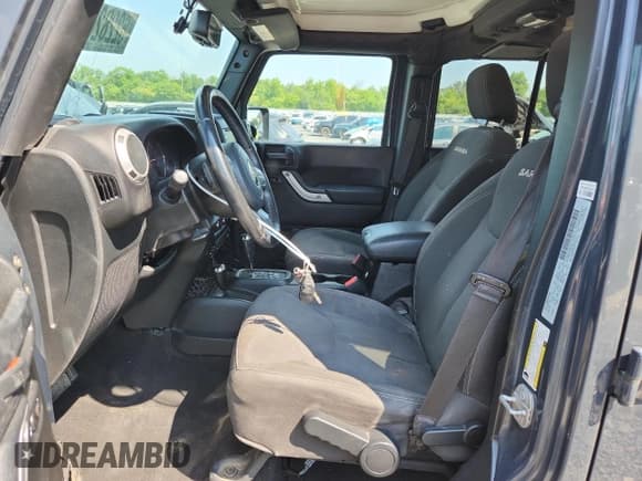 ✅ 2016 Jeep Wrangler Unlimited Sahara • VIN: 1C4BJWEG2GL288756 • Lot: 62282015. Listed on Copart with 129,424 mi. Free auction sales archive from the USA and detailed vehicle history report at DreamBid. Image 7.