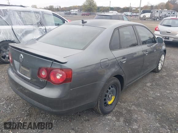 ✅ 2009 Volkswagen Jetta Wolfsburg Edition • VIN: 3VWRJ71K39M044871 • Лот: 43532084. Опубликован ранее на IAAI с пробегом 177 476 миль. Бесплатный доступ к архиву аукционных продаж из США и подробный отчёт об истории автомобиля на DreamBid. Изображение 4.