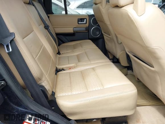 ✅ 2006 Land Rover LR3 HSE • VIN: SALAG25416A401401 • Лот: 42832985. Опубликован ранее на IAAI с пробегом 214 717 миль. Бесплатный доступ к архиву аукционных продаж из США и подробный отчёт об истории автомобиля на DreamBid. Изображение 8.