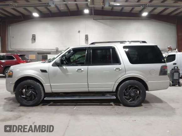 ✅ 2011 Ford Expedition Limited • VIN: 1FMJU2A50BEF04905 • Lot: 43247831. Listed on IAAI with 224,361 mi. Free auction sales archive from the USA and detailed vehicle history report at DreamBid. Image 14.