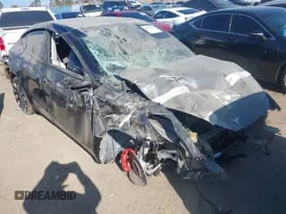 ✅ 2024 Tesla Model Y Performance • VIN: 7SAYGDEF9RF076837 • Lot: 43839785. Wystawiony na IAAI z przebiegiem Nie podano. Bezpłatny archiwum sprzedaży aukcyjnych z USA i szczegółowy raport historii pojazdu na DreamBid. Zdjęcie 1.