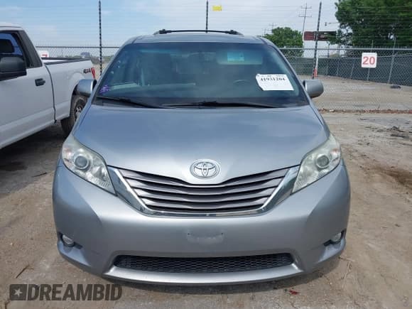 ✅ 2017 Toyota Sienna XLE Auto Access Seat • VIN: 5TDYZ3DC5HS809534 • Lot: 41931204. Listed on IAAI with 132,288 mi. Free auction sales archive from the USA and detailed vehicle history report at DreamBid. Image 13.