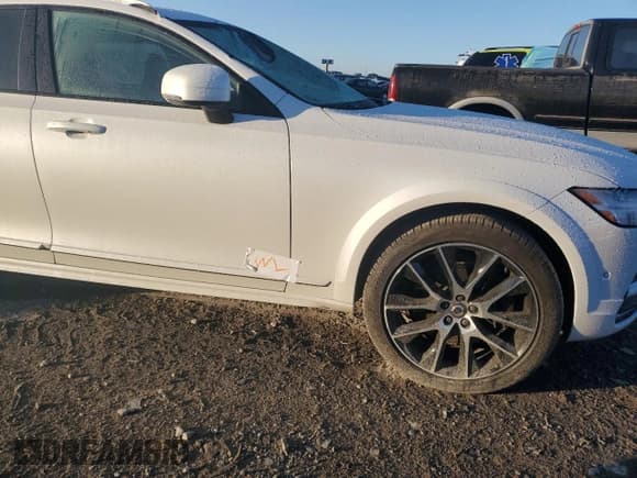 ✅ 2018 Volvo V90 • VIN: YV4A22NL7J1013883 • Lot: 74379104. Wystawiony na Copart z przebiegiem 70 541 mil. Bezpłatny archiwum sprzedaży aukcyjnych z USA i szczegółowy raport historii pojazdu na DreamBid. Zdjęcie 13.