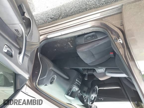 2012 Nissan Maxima S z VIN 1N4AA5AP5CC860947, wystawiony jako IAAI lot #42496871 z przebiegiem Nie podano mil oraz . Historia ofert i sprzedaży dostępna na DreamBid. Obrazek 5.