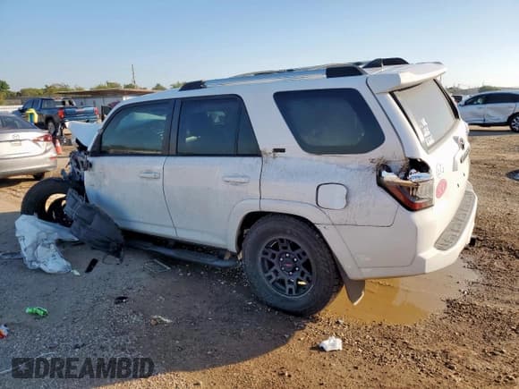 ✅ 2022 Toyota 4Runner SR5 Premium • VIN: JTEFU5JR7N5271068 • Lot: 84411715. Listed on Copart with Not provided. Free auction sales archive from the USA and detailed vehicle history report at DreamBid. Image 2.