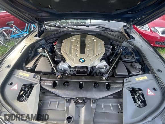 ✅ 2010 BMW 7 Series 750Li xDrive • VIN: WBAKC8C52ACY68181 • Лот: 69687175. Опубликован ранее на Copart с пробегом 164 467 миль. Бесплатный доступ к архиву аукционных продаж из США и подробный отчёт об истории автомобиля на DreamBid. Изображение 7.