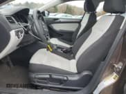 ✅ 2015 Volkswagen Jetta SE • VIN: 3VWD17AJ6FM422369 • Lot: 91797205. Wystawiony na Copart z przebiegiem 99 236 mil. Bezpłatny archiwum sprzedaży aukcyjnych z USA i szczegółowy raport historii pojazdu na DreamBid. Zdjęcie 7.