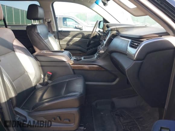 ✅ 2016 Chevrolet Suburban LT • VIN: 1GNSKHKC8GR267330 • Lot: 43673856. Wystawiony na IAAI z przebiegiem 192 936 mil. Bezpłatny archiwum sprzedaży aukcyjnych z USA i szczegółowy raport historii pojazdu na DreamBid. Zdjęcie 5.