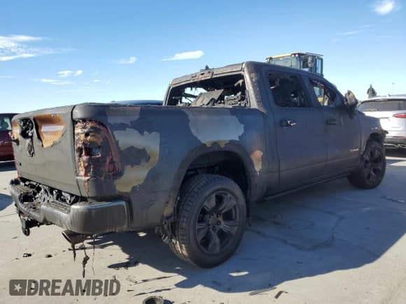 ✅ 2022 Ram 1500 Laramie • VIN: 1C6RREJT9NN291067 • Lot: 82211865. Wystawiony na Copart z przebiegiem Nie podano. Bezpłatny archiwum sprzedaży aukcyjnych z USA i szczegółowy raport historii pojazdu na DreamBid. Zdjęcie 3.