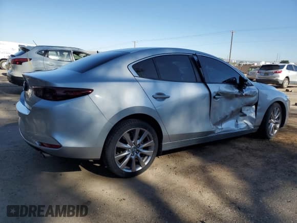✅ 2019 Mazda 3 Select • VIN: JM1BPBAM0K1116961 • Лот: 57251895. Опубликован ранее на Copart с пробегом 37 272 миль. Бесплатный доступ к архиву аукционных продаж из США и подробный отчёт об истории автомобиля на DreamBid. Изображение 3.