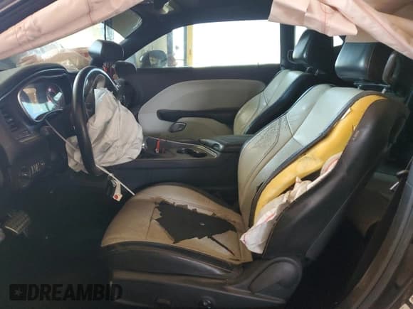 ✅ 2015 Dodge Challenger SXT Plus • VIN: 2C3CDZBG6FH760832 • Lot: 55926084. Wystawiony na Copart z przebiegiem 118 193 mil. Bezpłatny archiwum sprzedaży aukcyjnych z USA i szczegółowy raport historii pojazdu na DreamBid. Zdjęcie 7.