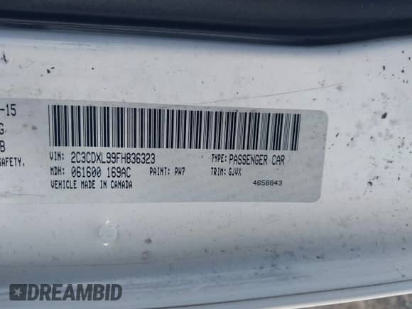 2015 Dodge Charger SRT Hellcat z VIN 2C3CDXL99FH836323, wystawiony jako IAAI lot #42445379 z przebiegiem 26 791 mil mil oraz . Historia ofert i sprzedaży dostępna na DreamBid. Obrazek 9.