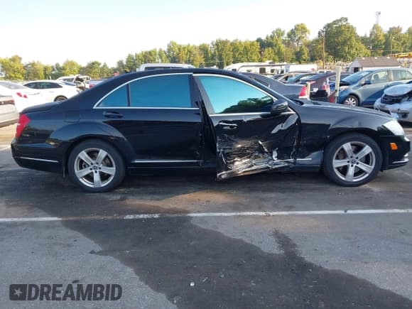 ✅ 2013 Mercedes-Benz S 550 • VIN: WDDNG9EBXDA511804 • Lot: 43199769. Listed on IAAI with 216,932 mi. Free auction sales archive from the USA and detailed vehicle history report at DreamBid. Image 13.