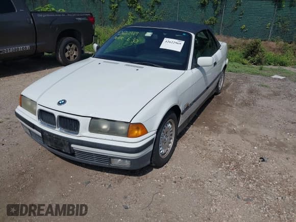 ✅ 1995 BMW 3 Series • VIN: WBABJ5320SJC83061 • Lot: 42622969. Listed on IAAI with 221,495 mi. Free auction sales archive from the USA and detailed vehicle history report at DreamBid. Image 2.