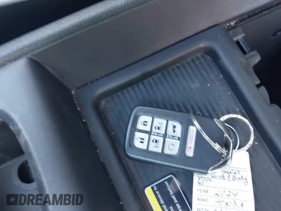 ✅ 2024 Honda Odyssey Elite • VIN: 5FNRL6H93RB025591 • Лот: 43683282. Опубликован ранее на IAAI с пробегом 43 889 миль. Бесплатный доступ к архиву аукционных продаж из США и подробный отчёт об истории автомобиля на DreamBid. Изображение 11.