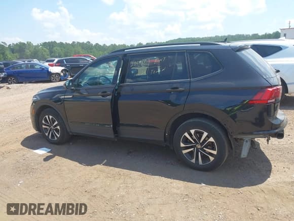 ✅ 2024 Volkswagen Tiguan S • VIN: 3VVRB7AX2RM041909 • Lot: 42665616. Listed on IAAI with 43,092 mi. Free auction sales archive from the USA and detailed vehicle history report at DreamBid. Image 14.