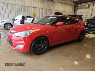 ✅ 2013 Hyundai Veloster w/Black Int • VIN: KMHTC6AD1DU167261 • Lot: 63744355. Wystawiony na Copart z przebiegiem 121 478 mil. Bezpłatny archiwum sprzedaży aukcyjnych z USA i szczegółowy raport historii pojazdu na DreamBid. Zdjęcie 1.