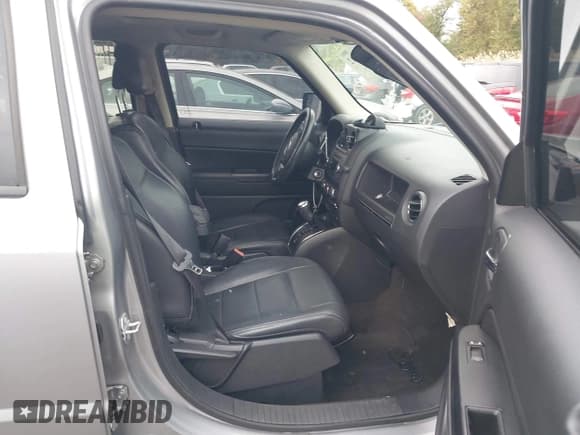 ✅ 2016 Jeep Patriot Latitude • VIN: 1C4NJRFB9GD567245 • Лот: 43551912. Опубликован ранее на IAAI с пробегом 146 964 миль. Бесплатный доступ к архиву аукционных продаж из США и подробный отчёт об истории автомобиля на DreamBid. Изображение 5.