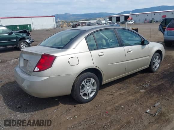 2004 Saturn ION ION 2 z VIN 1G8AJ52F94Z121055, wystawiony jako IAAI lot #42846694 z przebiegiem 95 657 mil mil oraz . Historia ofert i sprzedaży dostępna na DreamBid. Obrazek 4.