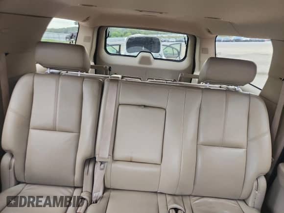 2010 Chevrolet Suburban LT z VIN 1GNUKJE3XAR134023, wystawiony jako Copart lot #72012285 z przebiegiem 262 677 mil mil oraz Nie do naprawy • Non repairable. Historia ofert i sprzedaży dostępna na DreamBid. Obrazek 10.