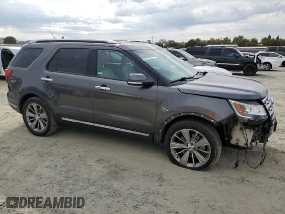 ✅ 2018 Ford Explorer Limited • VIN: 1FM5K8F84JGB57952 • Lot: 81276275. Wystawiony na Copart z przebiegiem 154 818 mil. Bezpłatny archiwum sprzedaży aukcyjnych z USA i szczegółowy raport historii pojazdu na DreamBid. Zdjęcie 4.