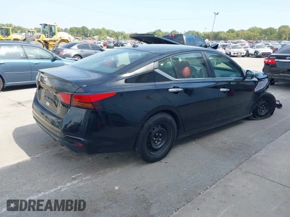 ✅ 2020 Nissan Altima S • VIN: 1N4BL4BV6LC254207 • Lot: 43263306. Listed on IAAI with 133,586 mi. Free auction sales archive from the USA and detailed vehicle history report at DreamBid. Image 4.