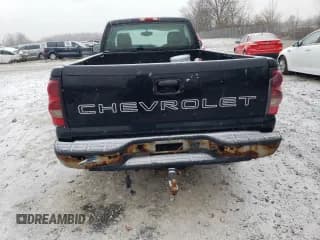 ✅ 2005 Chevrolet Silverado 1500 Work Truck • VIN: 1GCEK14VX5E264865 • Лот: 83314394. Опубликован ранее на Copart с пробегом 140 333 миль. Бесплатный доступ к архиву аукционных продаж из США и подробный отчёт об истории автомобиля на DreamBid. Изображение 6.